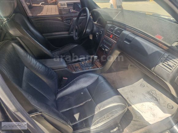 1997 Mercedes E200