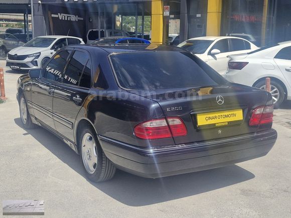 1997 Mercedes E200