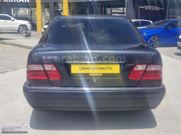 1997 Mercedes E200