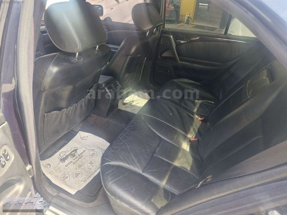 1997 Mercedes E200