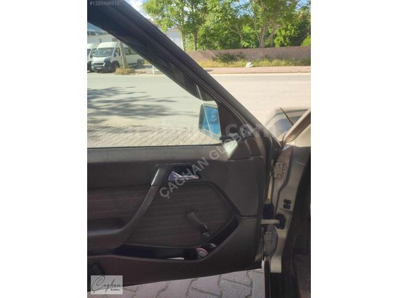 Çağhan Global'den İlk Sahinden Koleksiyonluk W124 Mercedes