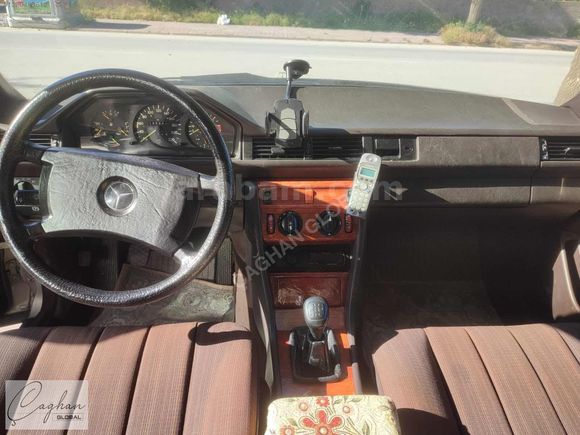 Çağhan Global'den İlk Sahinden Koleksiyonluk W124 Mercedes