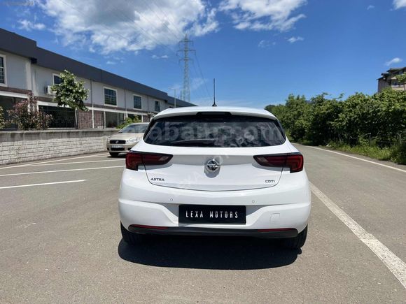 LEXA'DAN OPEL ASTRA 1.6 CDTİ OTOMATİK DYNAMIC HATASIZ