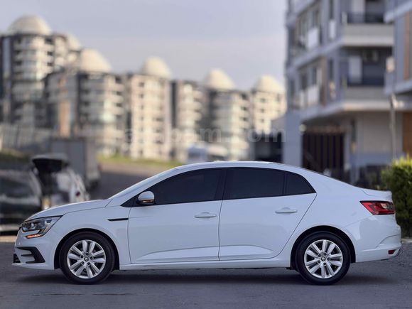 Sahibinden Renault Megane 1.3 TCe Joy 2022 Model 