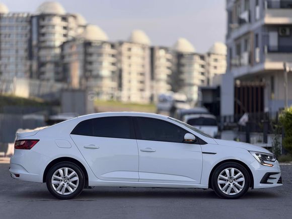 Sahibinden Renault Megane 1.3 TCe Joy 2022 Model 