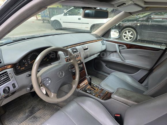 ORİJİNAL 390.000 KİLOMETREDE  MERCEDES E200 KOMPRESÖR