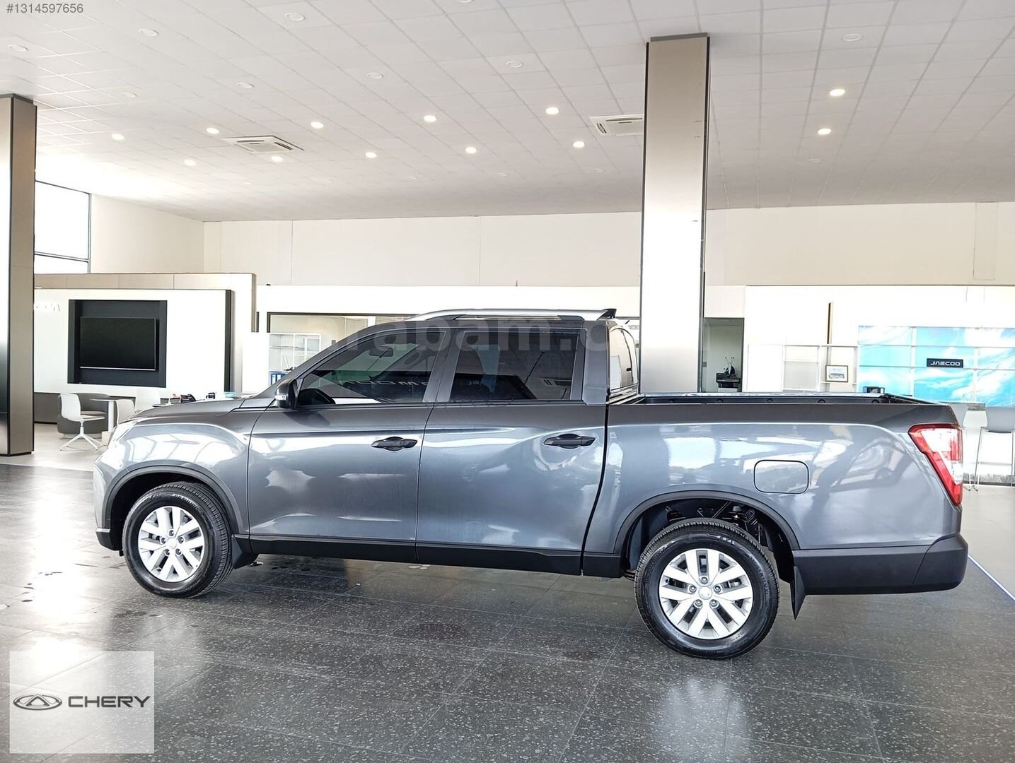 Galeriden KGM SsangYong Musso Grand 2.2 D Platinum 2023 Model İstanbul 32.500 km Gri 7