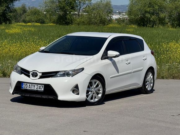 Sahibinden Toyota Auris 1.4 D-4D Advance 2013 Model