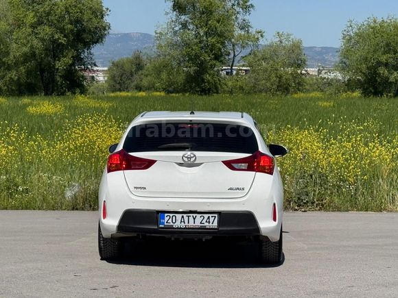 Sahibinden Toyota Auris 1.4 D-4D Advance 2013 Model