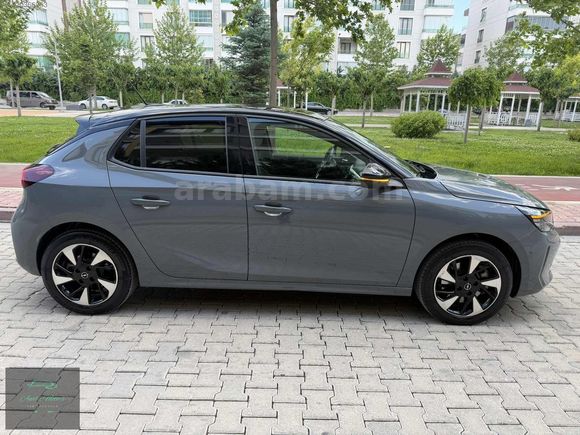 2023 OPEL CORSA-E GS ELEKTRİKLİ 2 BOYA/CAM TAVANLI 27 BİN KM