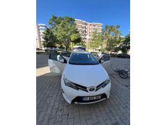Sahibinden Toyota Auris 1.4 D-4D Active Skypack 2014 Model  144.000 km Beyaz