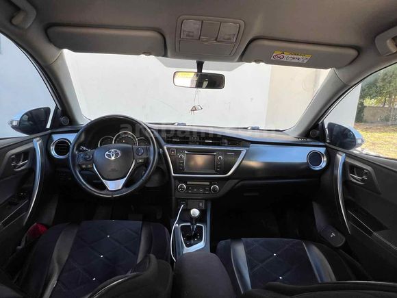 Sahibinden Toyota Auris 1.4 D-4D Active Skypack 2014 Model  144.000 km Beyaz