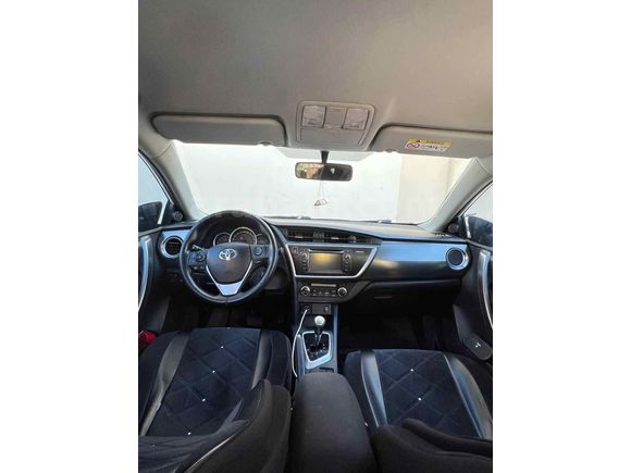 Sahibinden Toyota Auris 1.4 D-4D Active Skypack 2014 Model  144.000 km Beyaz