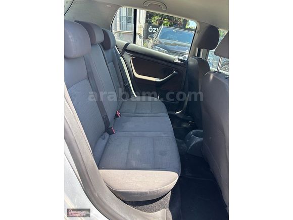 2009 VOLKSWAGEN GOLF 1.4 MIDLINE MANUEL 122 HP