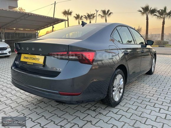 2021 SKODA OCTAVIA 1.0 E-TEC ELITE DSG HYBRID