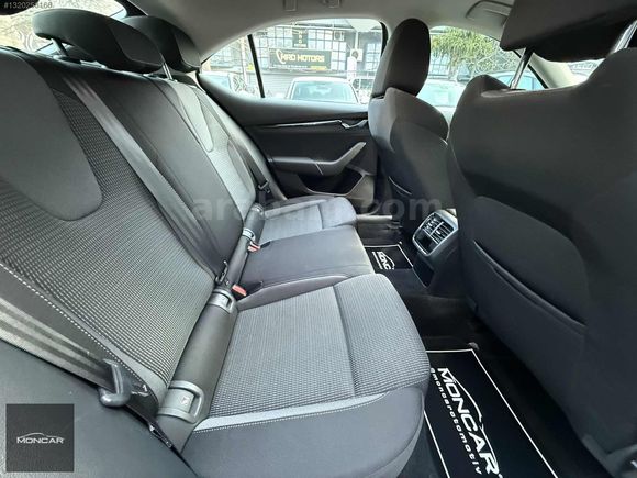 BOYASIZ 2022 MODEL OCTAVİA 1.0 e-Tec 126.000 KM'DE SERVİS BAKIML