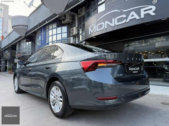 BOYASIZ 2022 MODEL OCTAVİA 1.0 e-Tec 126.000 KM'DE SERVİS BAKIML