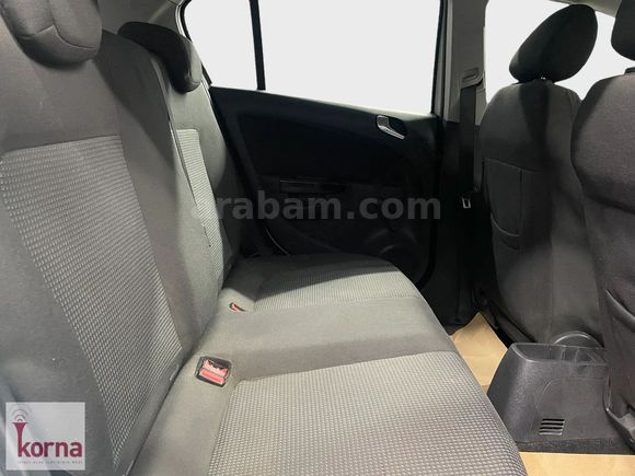 36 AY TAKSİTLE 2011 OPEL CORSA ESSENTİA CMON 75HP
