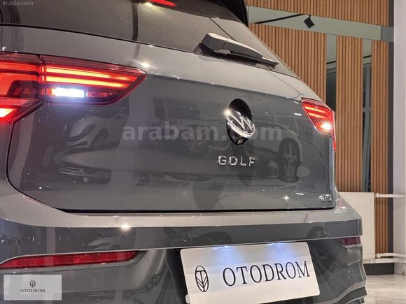 2025 VOLKSWAGEN GOLF 1.5 e-TSI STYLE HATASIZ BOYASIZ/CAM TAVANLI