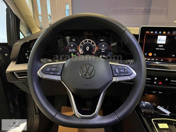 2025 VOLKSWAGEN GOLF 1.5 e-TSI STYLE HATASIZ BOYASIZ/CAM TAVANLI