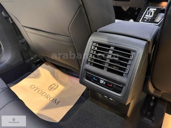 2025 VOLKSWAGEN GOLF 1.5 e-TSI STYLE HATASIZ BOYASIZ/CAM TAVANLI