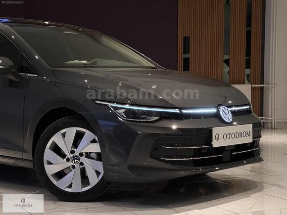 2025 VOLKSWAGEN GOLF 1.5 e-TSI STYLE HATASIZ BOYASIZ/CAM TAVANLI