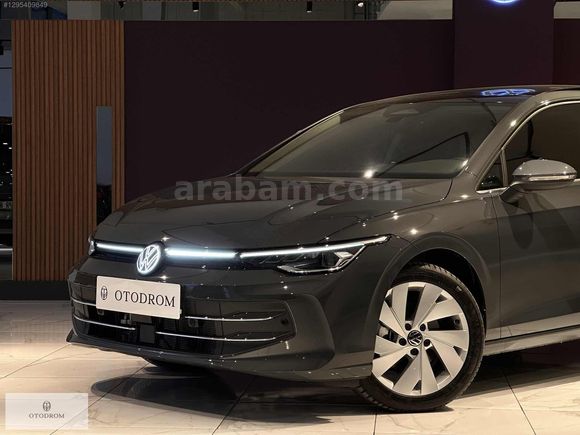 2025 VOLKSWAGEN GOLF 1.5 e-TSI STYLE HATASIZ BOYASIZ/CAM TAVANLI
