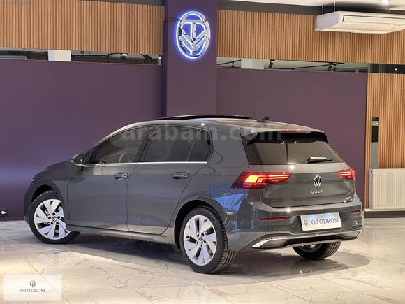 2025 VOLKSWAGEN GOLF 1.5 e-TSI STYLE HATASIZ BOYASIZ/CAM TAVANLI