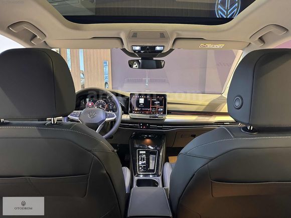 2025 VOLKSWAGEN GOLF 1.5 e-TSI STYLE HATASIZ BOYASIZ/CAM TAVANLI