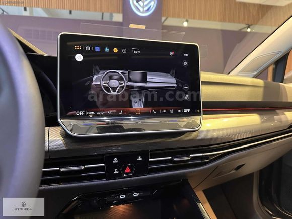 2025 VOLKSWAGEN GOLF 1.5 e-TSI STYLE HATASIZ BOYASIZ/CAM TAVANLI