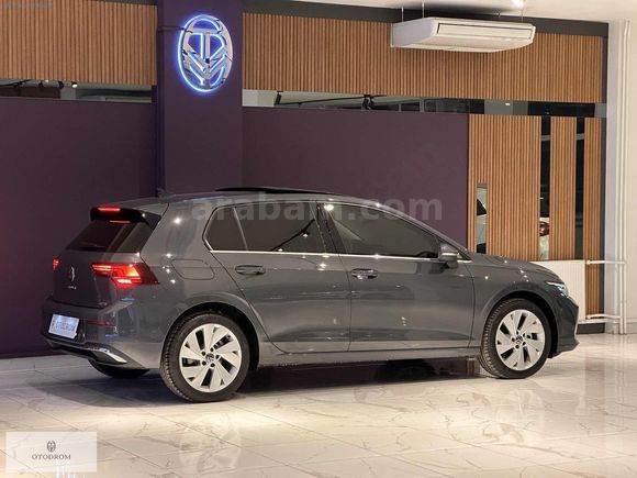 2025 VOLKSWAGEN GOLF 1.5 e-TSI STYLE HATASIZ BOYASIZ/CAM TAVANLI