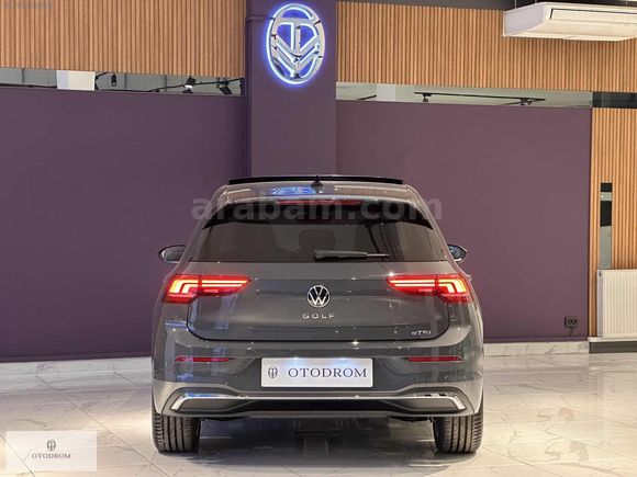 2025 VOLKSWAGEN GOLF 1.5 e-TSI STYLE HATASIZ BOYASIZ/CAM TAVANLI