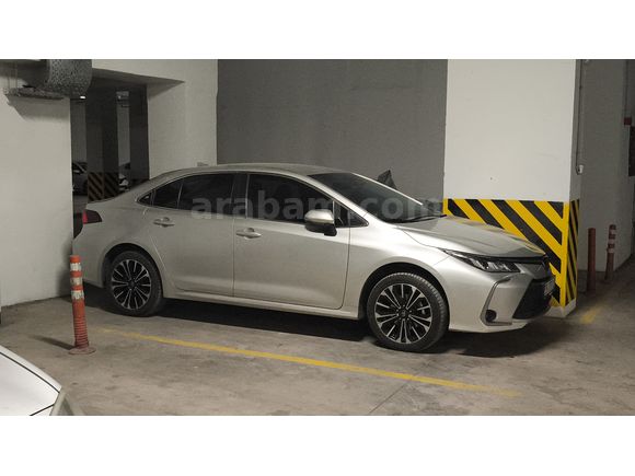 Servis bakımlı Toyota Corolla 1.8 Hybrid Dream 2024 Model 