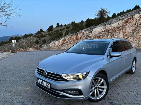 Sahibinden çok temiz hatasız sıfır lastikli Passat varyant