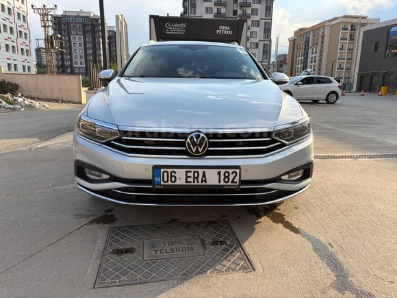 Sahibinden çok temiz hatasız sıfır lastikli Passat varyant