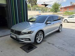 Sahibinden çok temiz hatasız sıfır lastikli Passat varyant