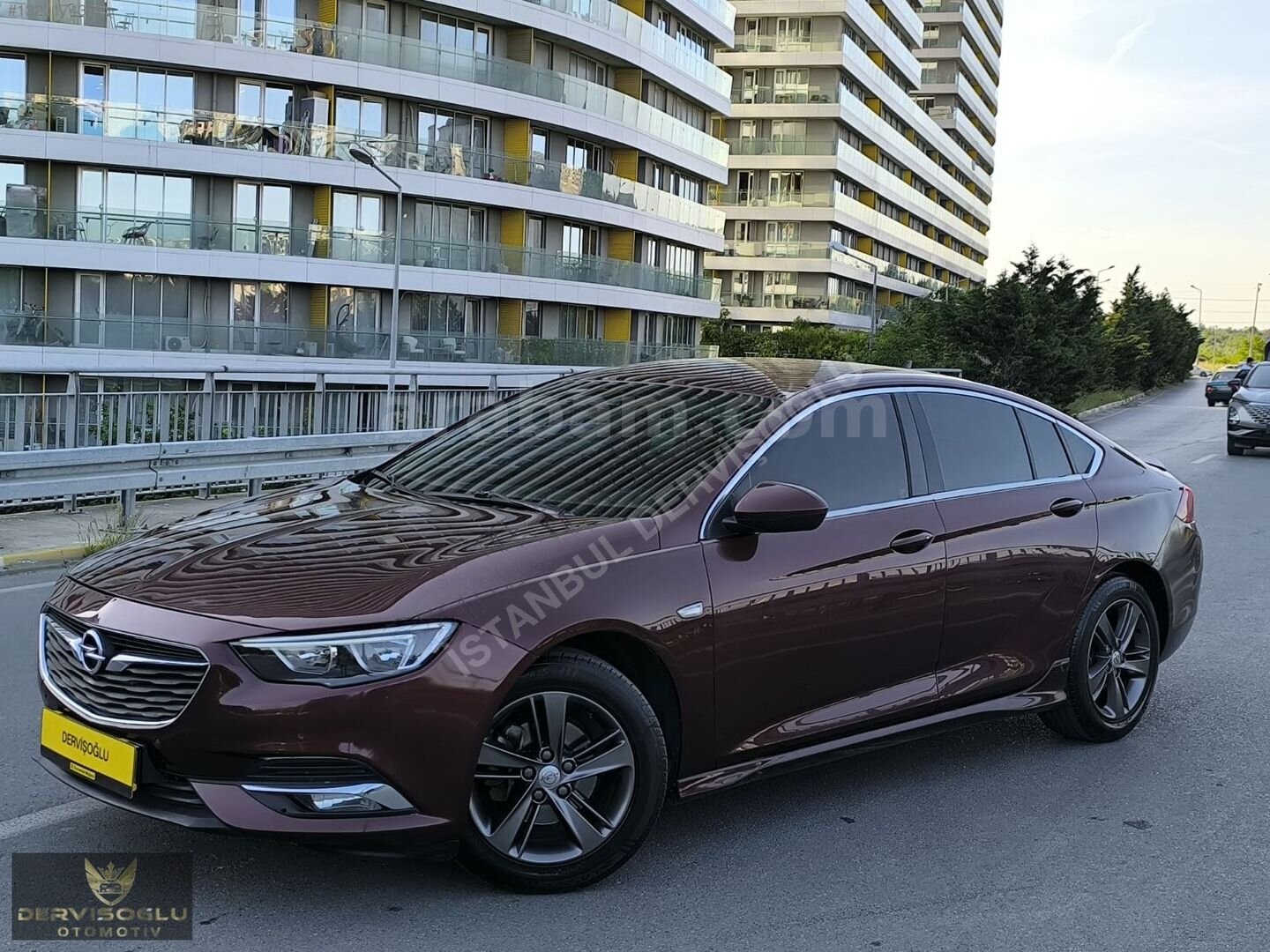 Galeriden Opel Insignia 1.6 CDTI Grand Sport Enjoy 2020 Model İstanbul 105.000 km Bordo 3