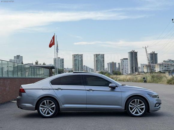 HATASIZ/CAM TAVANLI/2022/PASSAT/1.5 TSI/ELEGANCE/SERVİS BAKIMLI