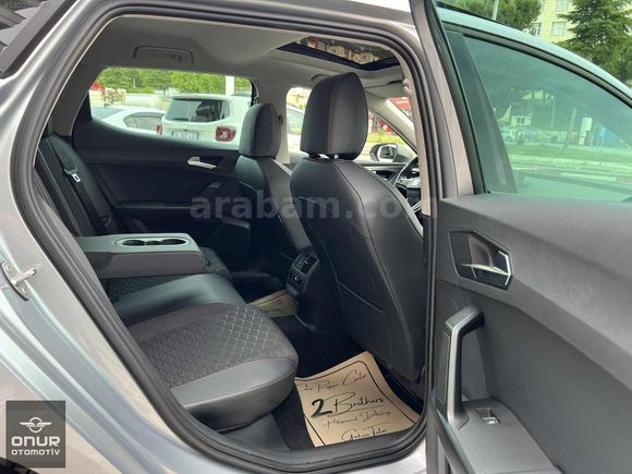 2023 MODEL SEAT LEON 1.5 eTSİ FR DSG CAM TAVAN BOYASIZ HATASIZ
