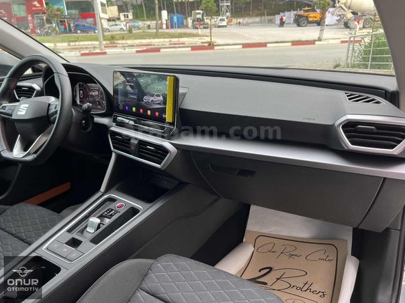 2023 MODEL SEAT LEON 1.5 eTSİ FR DSG CAM TAVAN BOYASIZ HATASIZ