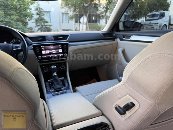 HATASIZ 2019 DÜŞÜK KM SKODA SUPERB OTOMATİK..