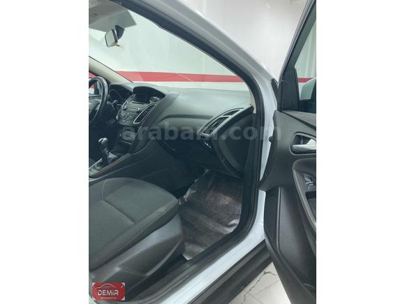 SAMET DEMİR OTOMOTİVDEN 2018 MDL HATASIZ BOYASIZ FORD FOCUS