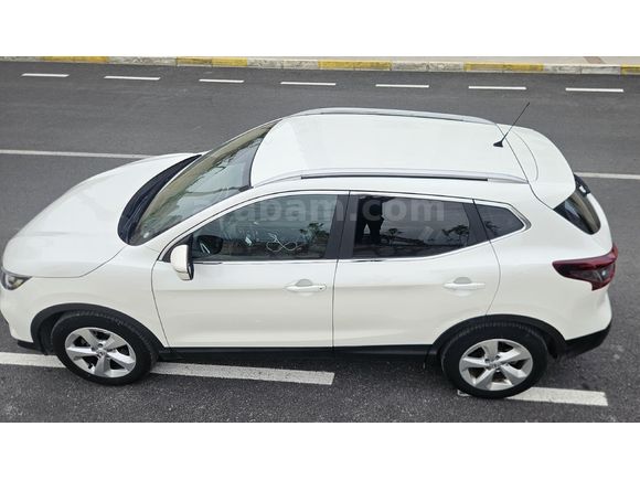 Sahibinden Nissan Qashqai 1.3 DIG-T Tekna 2020 Model  75.000 km Beyaz
