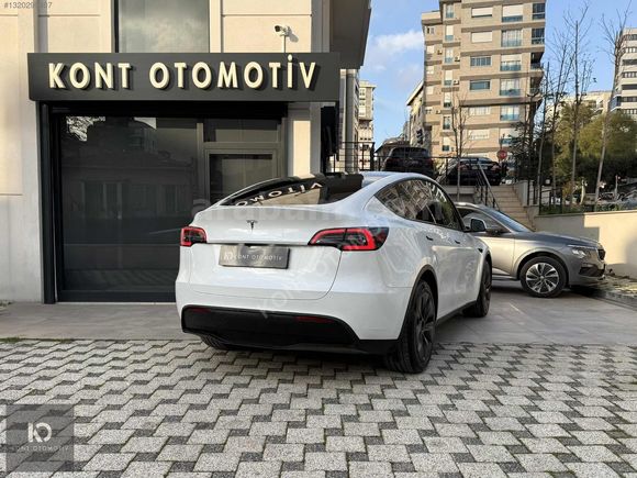 KONT 2025 TESLA MODEL Y STANDART RANGE CAM TVN/OTOPİLOT HATASIZ