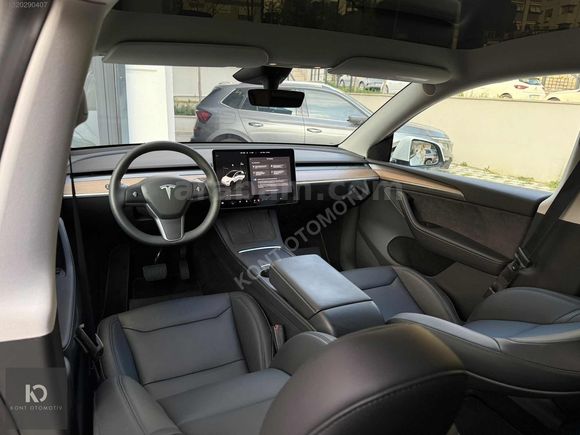 KONT 2025 TESLA MODEL Y STANDART RANGE CAM TVN/OTOPİLOT HATASIZ