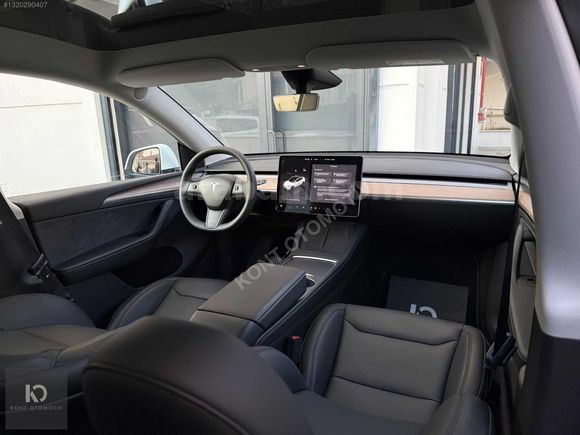 KONT 2025 TESLA MODEL Y STANDART RANGE CAM TVN/OTOPİLOT HATASIZ