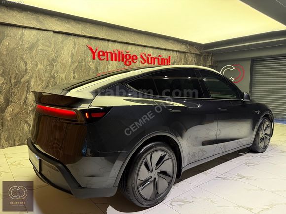 CEMRE OTO 'dan BOYASIZ YENİ 2025 TESLA MODEL Y PREMİUM