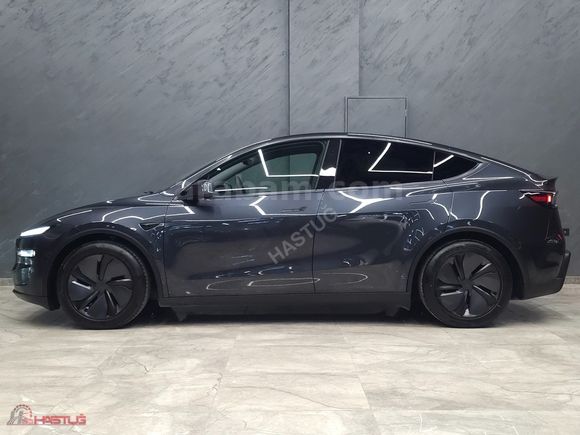 BOYASIZ DEĞİŞENSİZ TRAMERSiZ 2025 TESLA MODEL Y PREMiUM JUNiPER