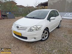 İlk Sahibnden Toyota Auris 1.4 D-4D ComfortExtra Otomatik Vites