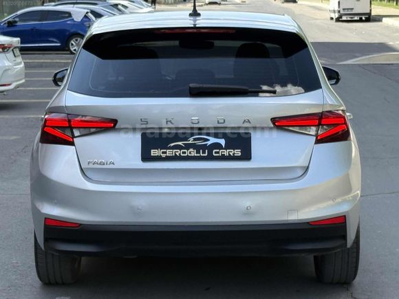 TR EN UYGUNU 22 BİNDE SKODA FABİA 1.0 TSİ PREMİUM